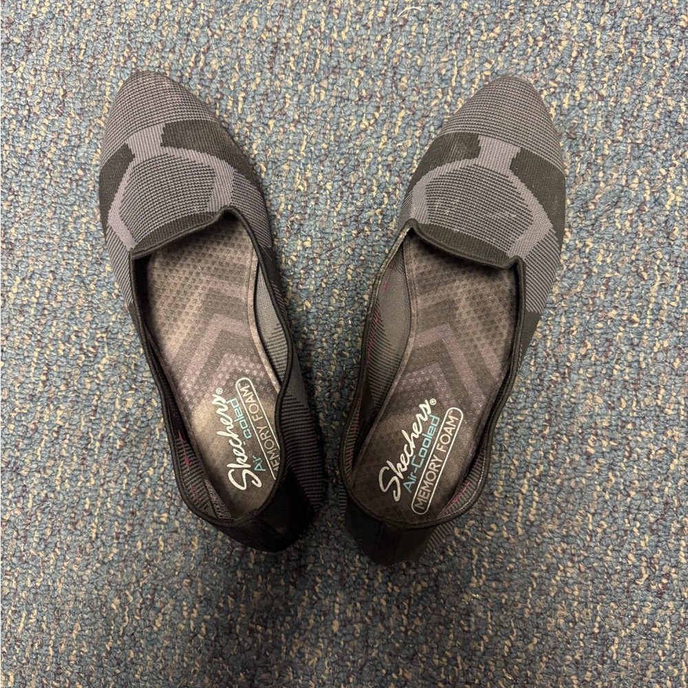 Skechers Black and Gray Flats